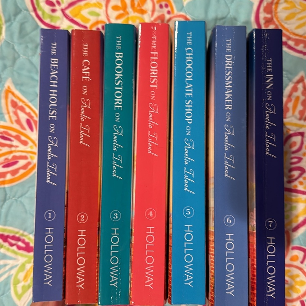 📚❤️📚Seven book series by Hope Holloway